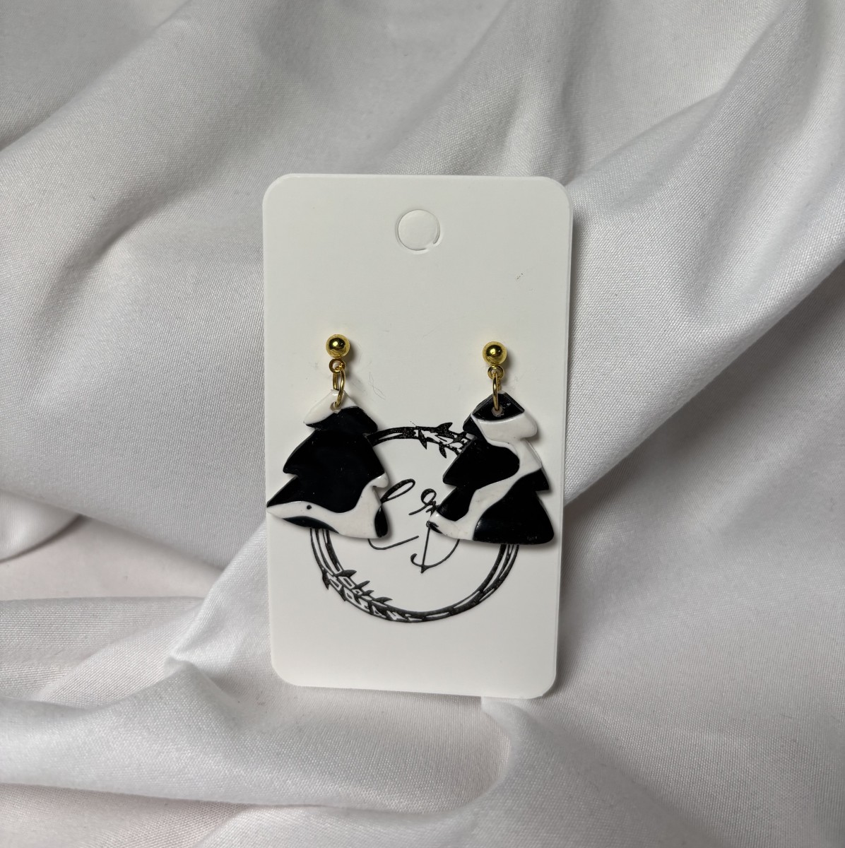 Black & White Christmas Tree